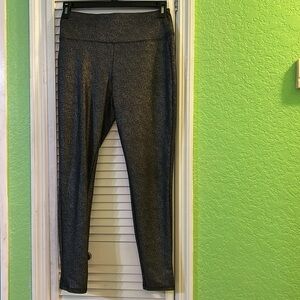 Apt. 9 Women’s Black and Silver Metallic Dots Leggings M